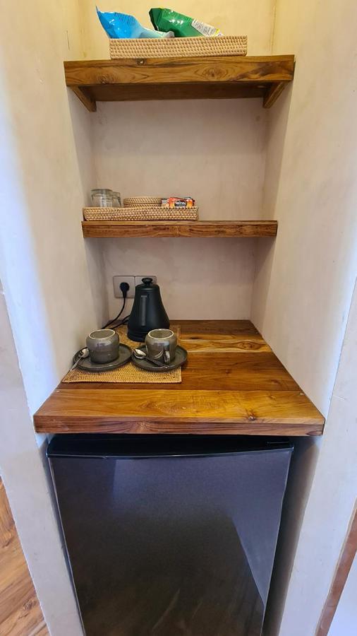 Shore Thing Gili Air Beachfront Apartment ภายนอก รูปภาพ