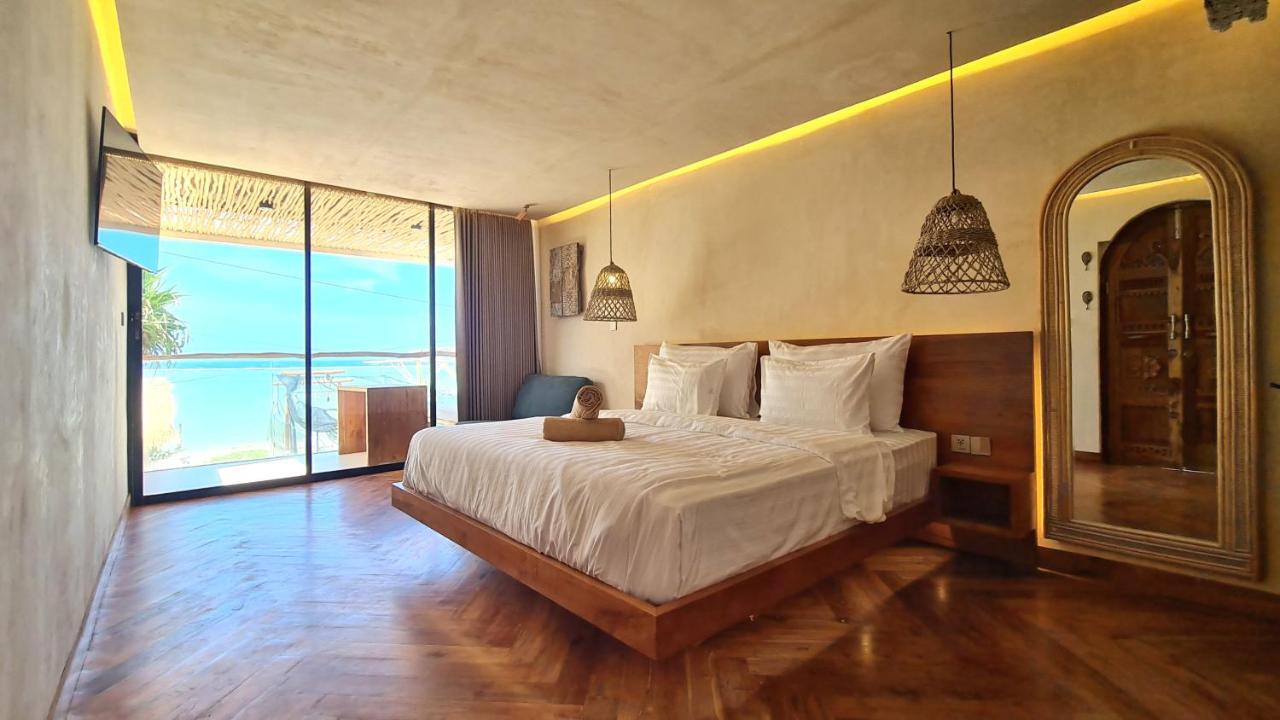 Shore Thing Gili Air Beachfront Apartment ภายนอก รูปภาพ