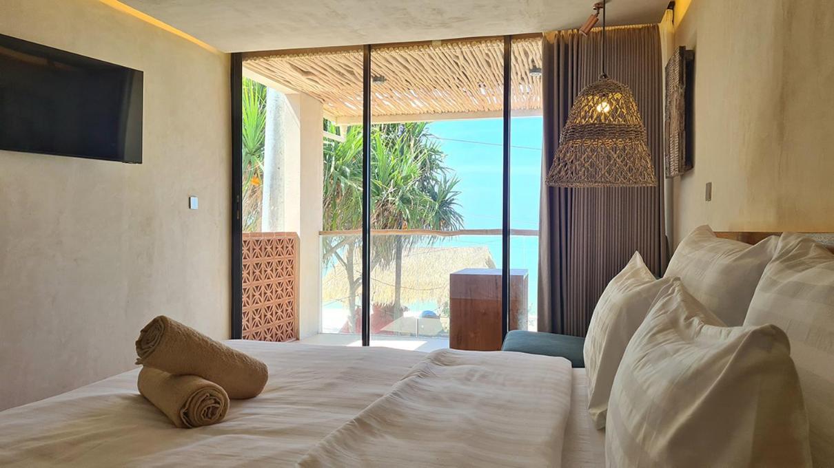 Shore Thing Gili Air Beachfront Apartment ภายนอก รูปภาพ